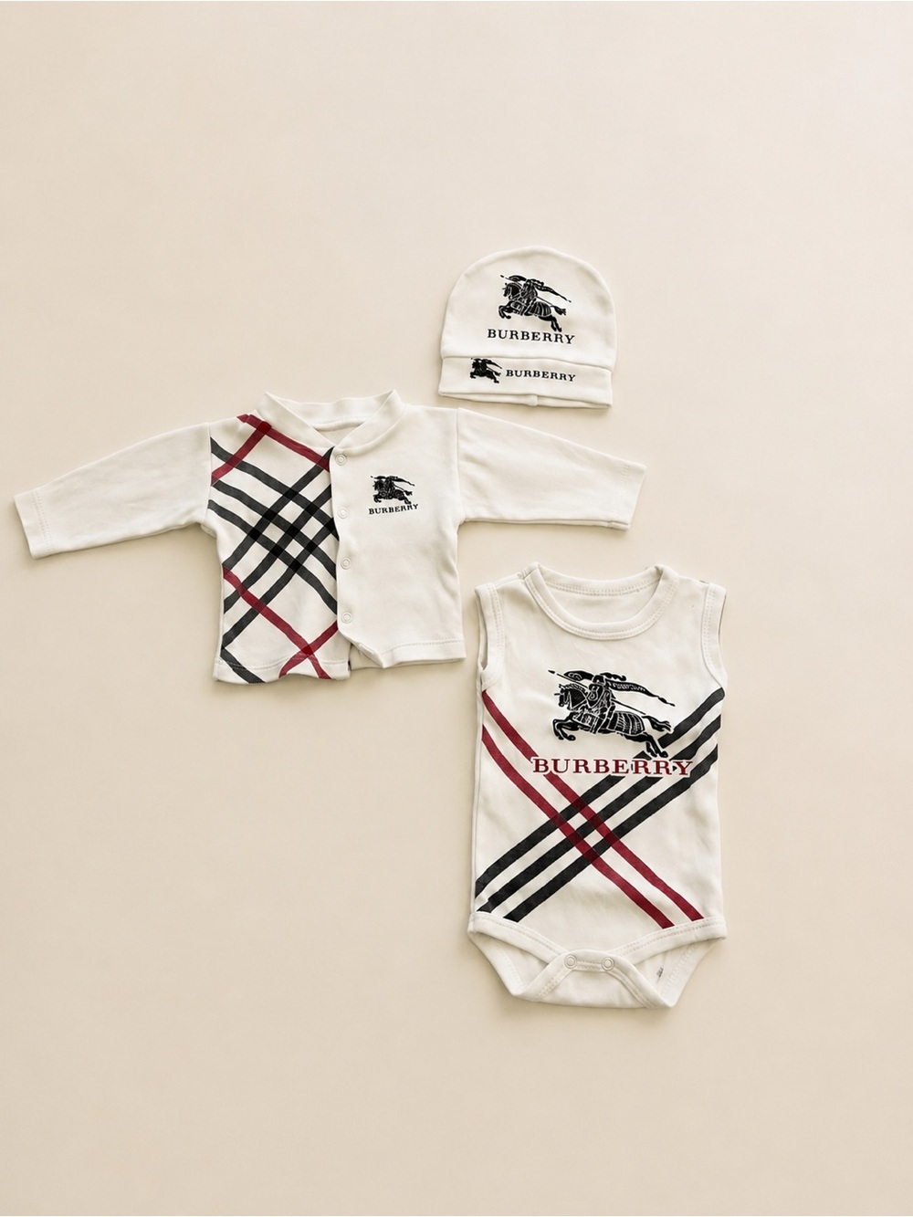 Burberry White Baby Three-Piece Set